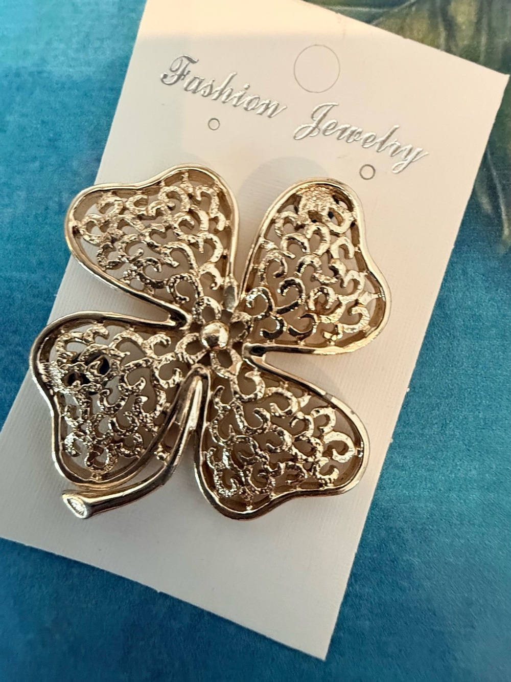 Sarah Coventry Gold Four-Leaf Clover Filigree Brooch